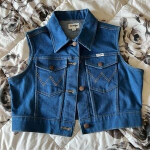 Wrangler Cropped Denim Vest Size Medium